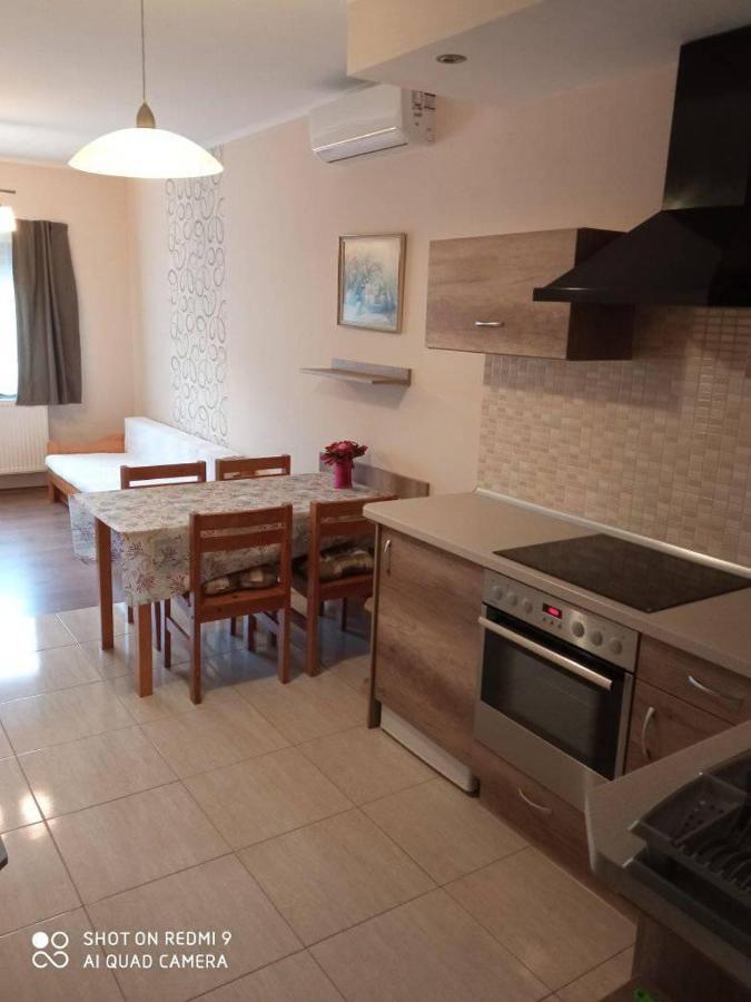 Ferienwohnung Besenyei Apartman Sárvár Exterior foto