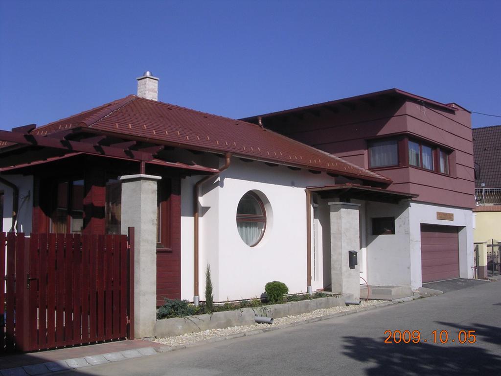 Ferienwohnung Besenyei Apartman Sárvár Exterior foto